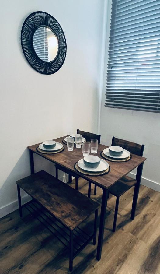 史云顿Burkhardt Hall- Parking Included- Sleeps 4公寓 外观 照片